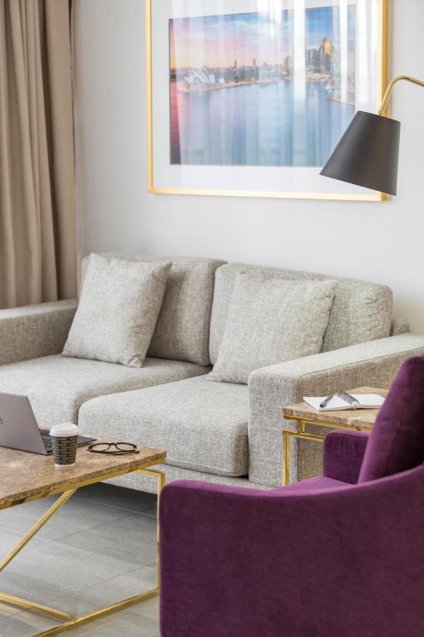 Meriton Suites Pitt Street, Σίδνεϊ Εξωτερικό φωτογραφία A sofa
