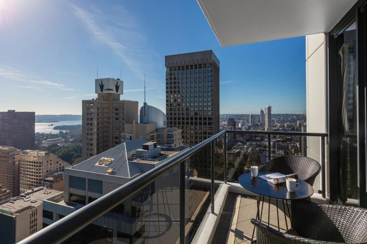 Meriton Suites Pitt Street, Σίδνεϊ Εξωτερικό φωτογραφία View from a balcony