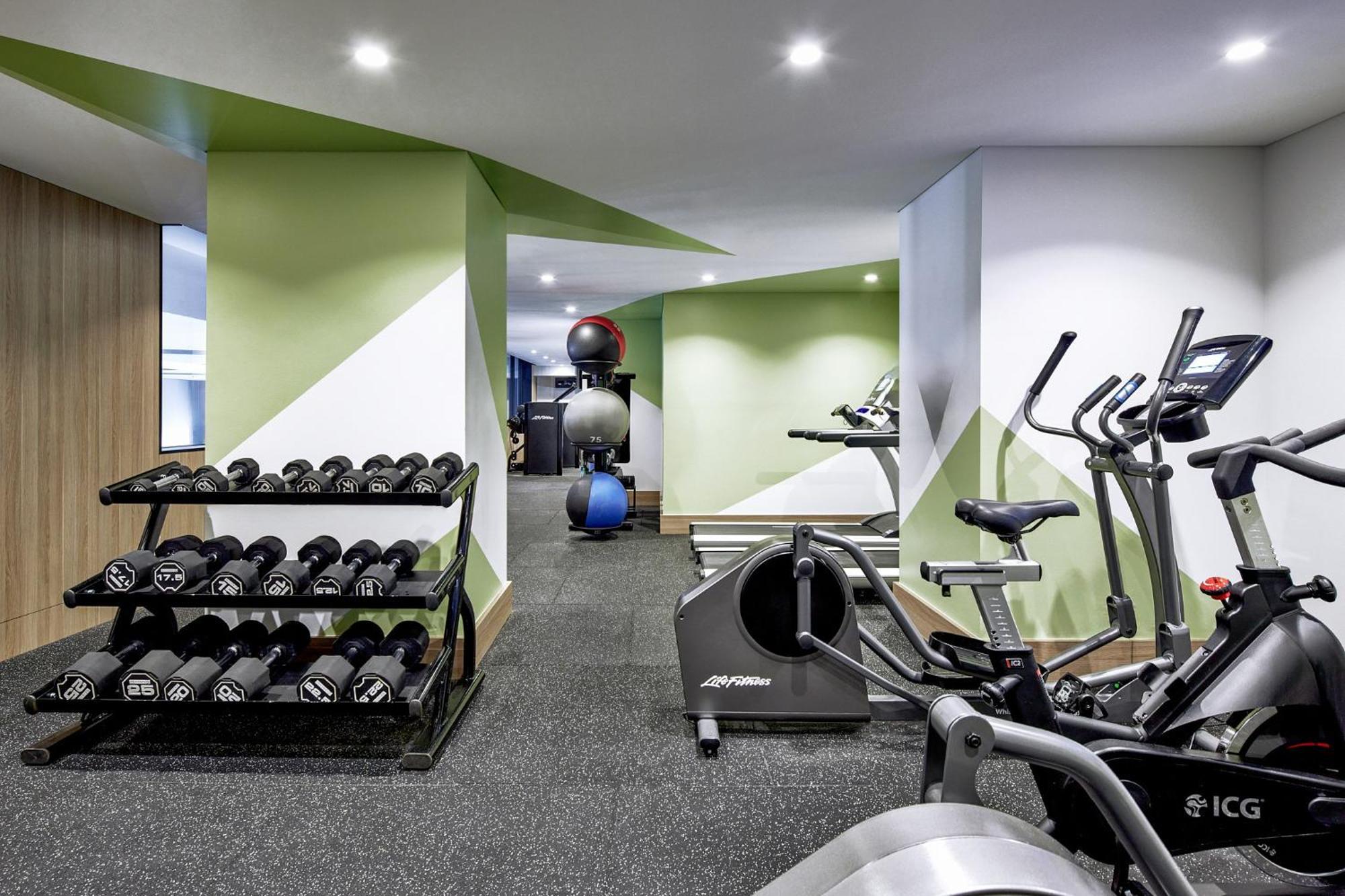 Meriton Suites Pitt Street, Σίδνεϊ Εξωτερικό φωτογραφία The gym at the hotel